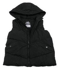 Černá šusťáková prošívaná zateplená vesta s kapucí Matalan