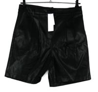 Nové - Dámské černé koženkové kraťasy Topshop 