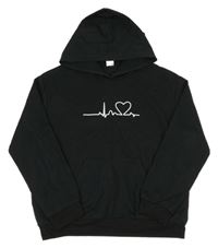 Černá mikina se srdíčkem a kapsou a kapucí 