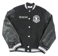 Černý flaušovo/koženkový baseballový podzimní bomber s nášivkou a nápisem - Wednesday H&M