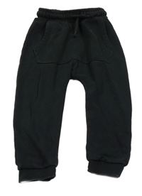 Černé tepláky George