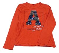 Červené triko s písmenkem z překlápěcích flitrů S. Oliver