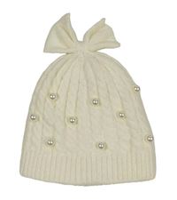 Smetanová pletená čepice s perlami a mašlí