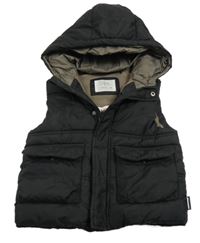 Černá šusťáková zateplená vesta s kapucí Zara