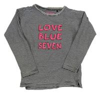 Černo-bílé pruhované triko s růžovým nápisem 