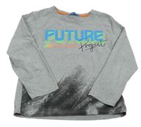 Šedé triko s nápisem