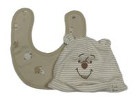 2Set - Bílo-hnědá pruhovaná čepice s Pú + béžový bryndák s ovečkami