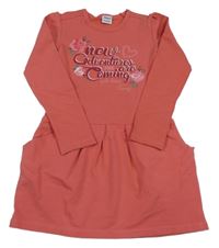 Korálové teplákové šaty s nápisem a růžemi Primigi