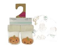 2 set - bílá čepice s Mickeym a Minnie + bílé ponožky s dýněmi