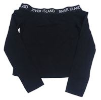 Černé crop triko s volnými rameny a logem River Island