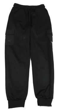 Černé sportovní tepláky McKenzie