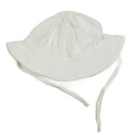 Bílý puntíkatý klobouk H&M