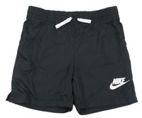 Černé šusťákové kraťasy s logem Nike