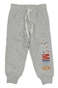 Světlešedé tepláky s nápisem 