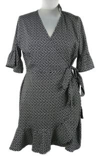 Nové - Dámské černo-bílé srdíčkované zavinovací šaty Boohoo 