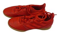 Červené koženkové sálovky Adidas vel. 36