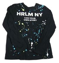 Černé triko se skvrnami a nápisem C&A