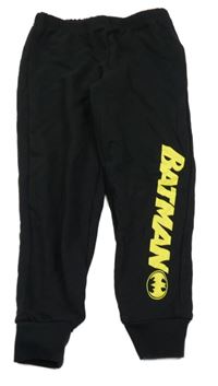 Černé lehké tepláky s nápisem 