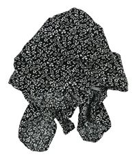 Černo-bílý květovaný šátek 
