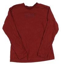 Vínové triko s nápisy V BY VERY