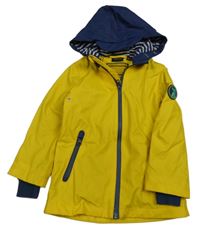 Žluto-tmavomodrá nepromokavá jarní bunda s nášivkou a kapucí impidimpi
