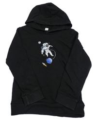 Černá mikina s kosmonautem a kapsou a kapucí SHEIN