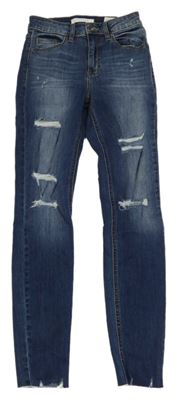 Tmavomodré skinny rifle s dírami na kolenou 