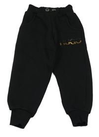 Černé tepláky s nápisem Hugo Boss