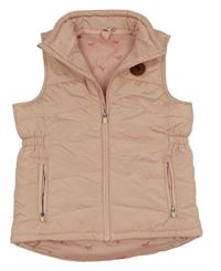 Světlerůžová šusťáková zateplená vesta s nášivkou Yigga