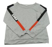 Šedá mikina s černo-čevenými rukávy 