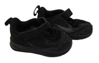 Černé textilno/koženkové botasky s logem Nike vel. 18,5