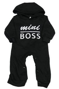 Černá tepláková kombinéza s nápisem a kapucí 