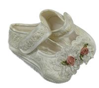 Smetanové capáčky s krajkou a kytičkami