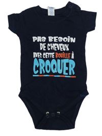 Tmavomodré body s nápisem 