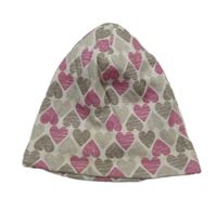 Smetanová čepice se srdíčky