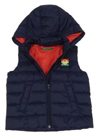 Tmavomodrá šusťáková prošívaná zateplená vesta s odepínací kapucí Benetton