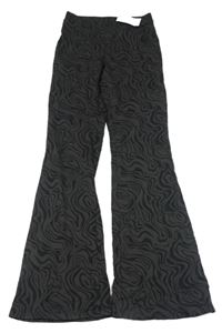 Nové - tmavošedo-černé vzorované flare legínové kalhoty H&M