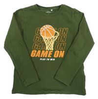 Khaki triko s basketbalovým košem name it.