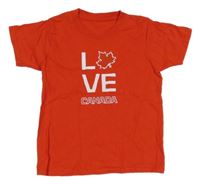 Červené tričko s nápisem 