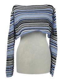 Dámský modro-černo-bílý pruhovaný háčkovaný crop svetr 