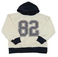 Bílo-tmavomodrá mikina s číslem a kapucí Dunnes