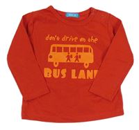 Červené triko s autobusem a nápisy HEMA