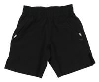 Černé sportovní funkční kraťasy Decathlon