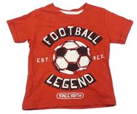 Červené tričko s nápisy a míčem PRIMARK
