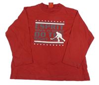 Tmavočervené triko s nápisy a logem a hokejistou ESPRIT