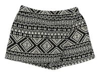 Černo-bílé vzorované sukňové kraťasy Nutmeg