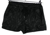 Dámské černé koženkové kraťasy River Island 