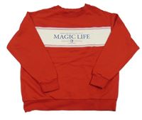 Červeno-bílá mikina s nápisem kiabi