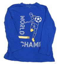 Modré triko s fotbalistou a nápisem Primark