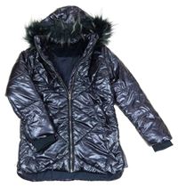 Nové - tmavomodrý lesklý prošívaný šusťákový zimní kabát s kožešinou st.